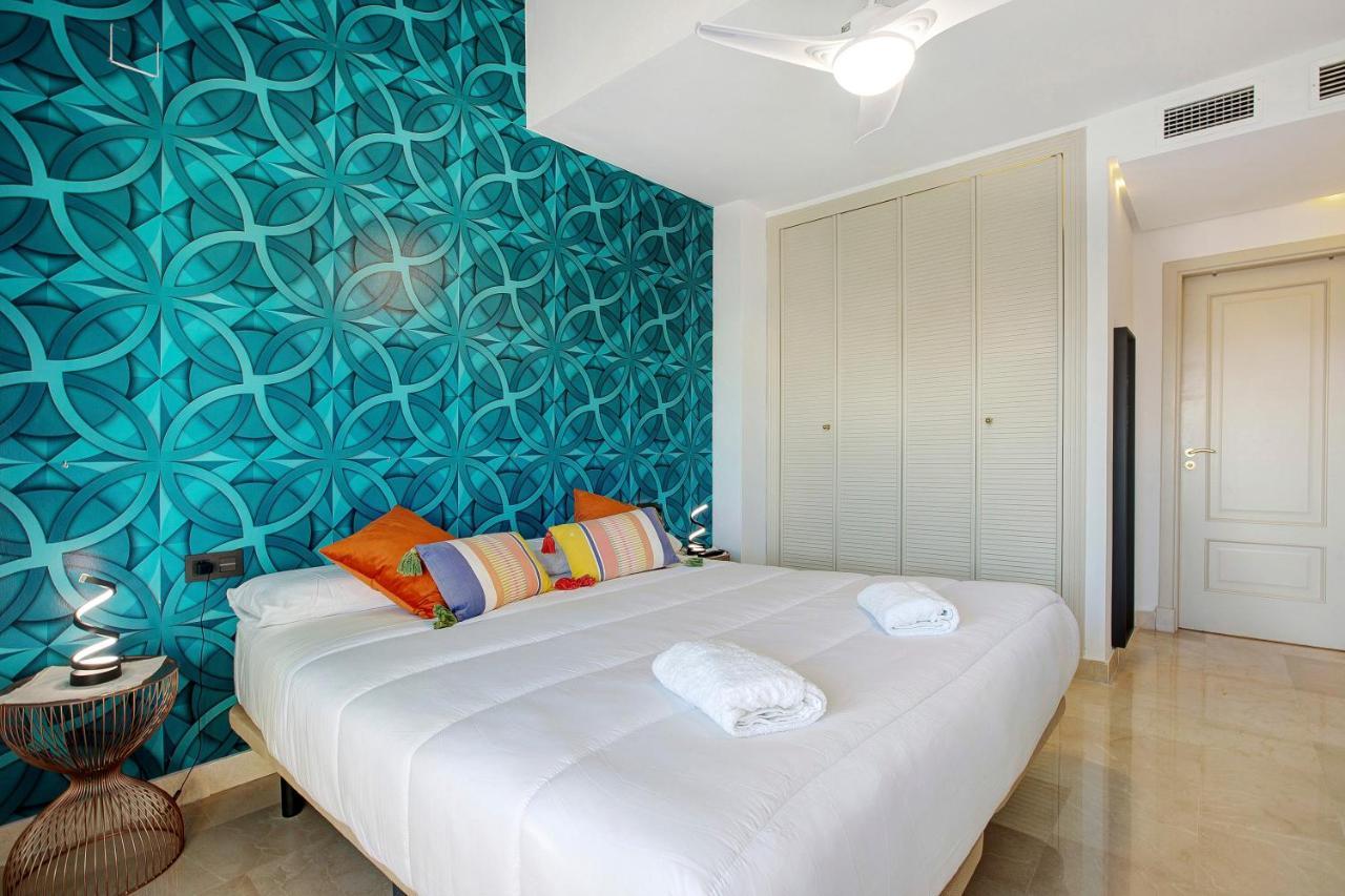 Luxury In Puerto Marina Apartment เบนัลมาเดนา ภายนอก รูปภาพ