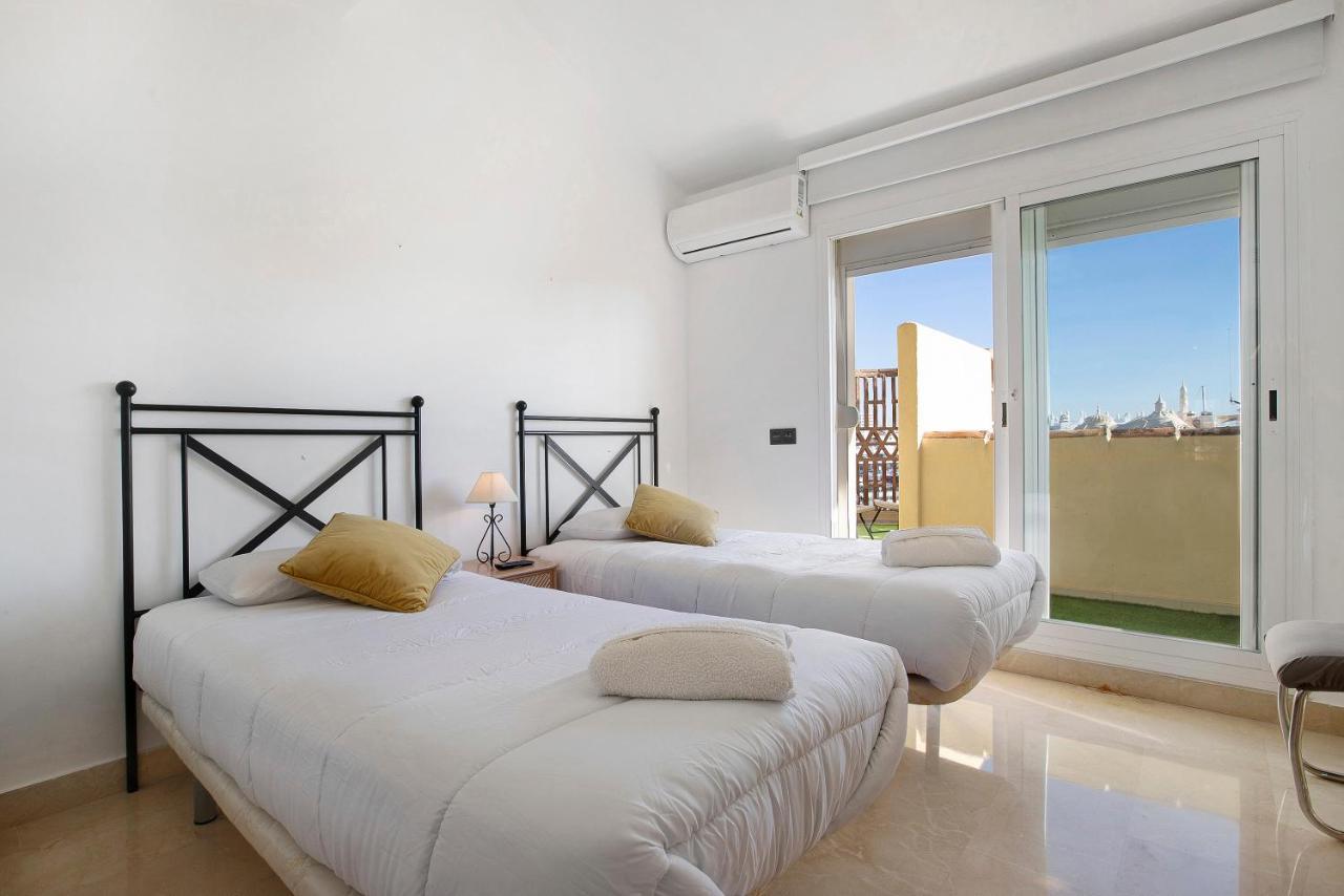 Luxury In Puerto Marina Apartment เบนัลมาเดนา ภายนอก รูปภาพ