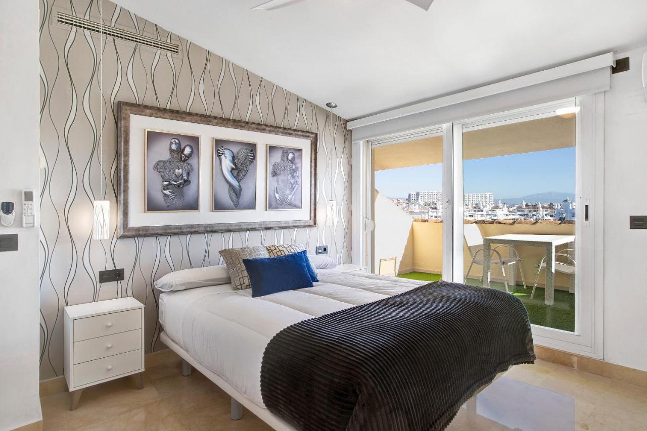 Luxury In Puerto Marina Apartment เบนัลมาเดนา ภายนอก รูปภาพ