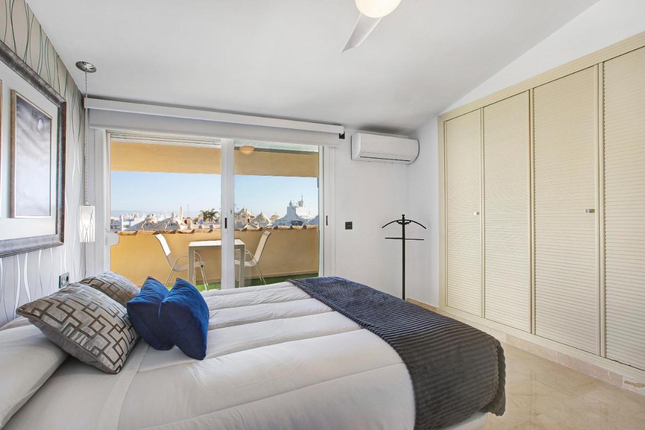 Luxury In Puerto Marina Apartment เบนัลมาเดนา ภายนอก รูปภาพ