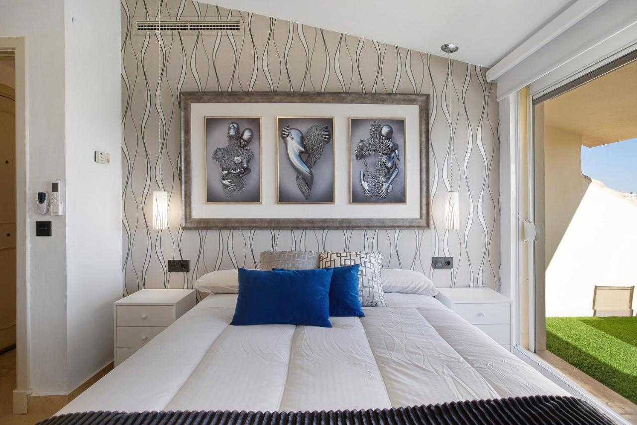 Luxury In Puerto Marina Apartment เบนัลมาเดนา ภายนอก รูปภาพ